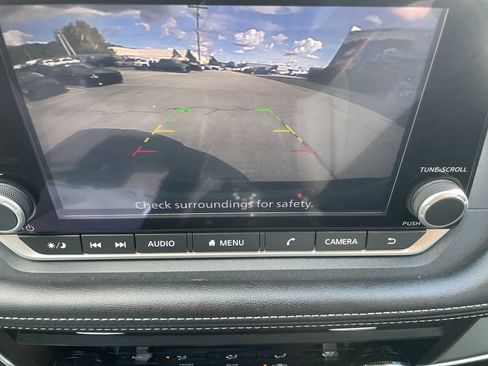 Used 2023 Nissan Rogue S AWD/4WD image 19
