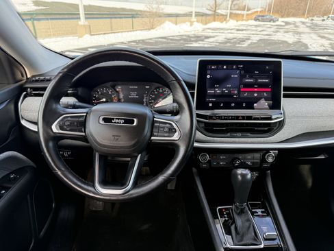 Used 2022 Jeep Compass Latitude image 16