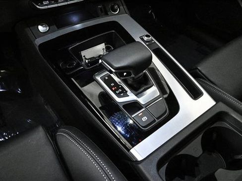 Certified 2025 Audi Q5 2.0T Premium w/ Convenience Plus Package image 12