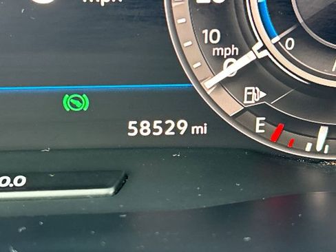 Used 2019 Volkswagen Tiguan SEL Premium image 23