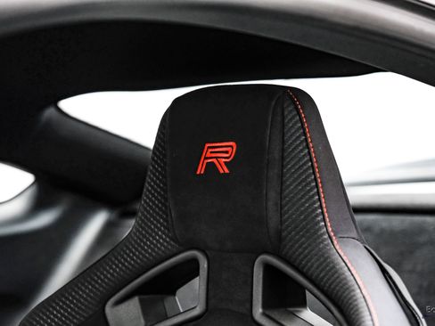 Used 2016 Ford Mustang Shelby GT350R w/ GT350R Equipment Group 920A image 45