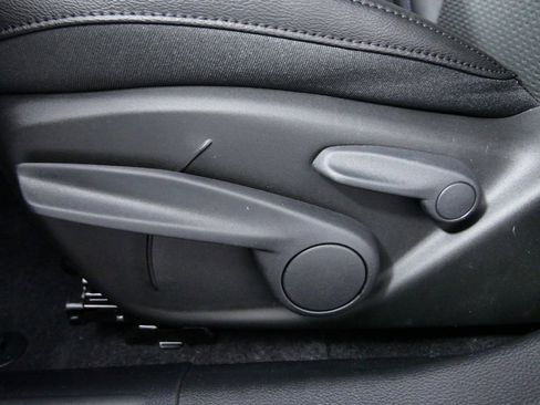 Used 2024 Jeep Compass Latitude image 34