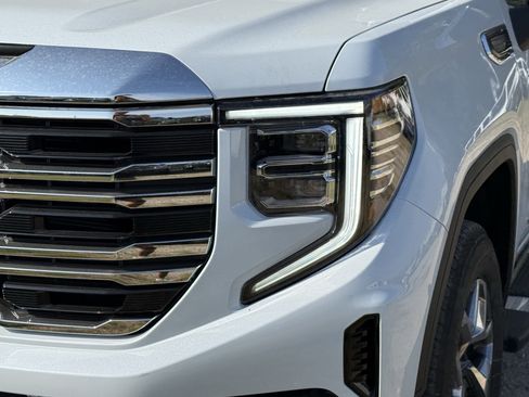 New 2026 GMC Sierra 1500 SLT image 8