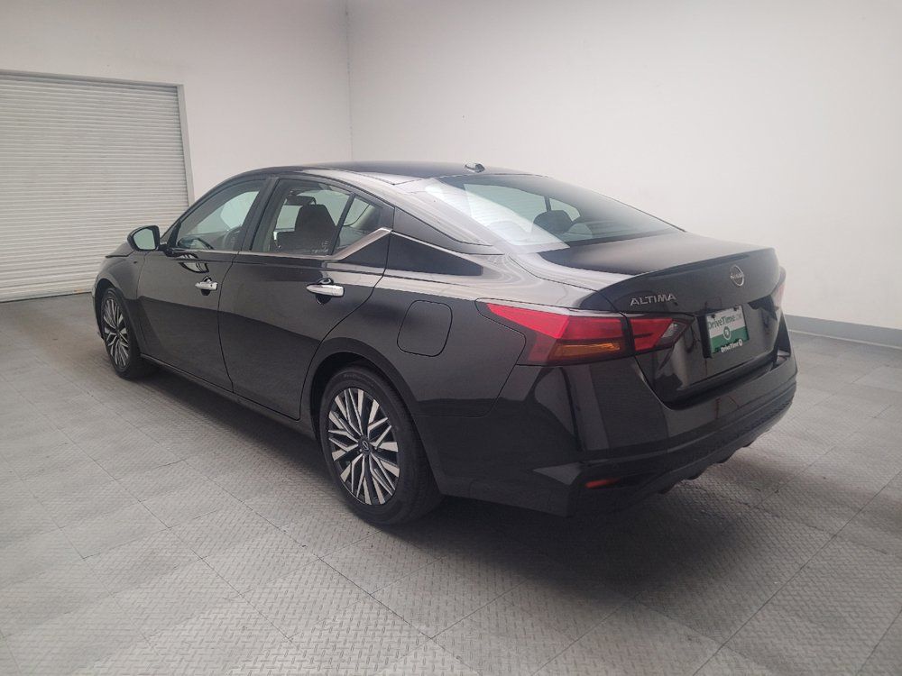 Used 2025 Nissan Altima 2.5 SV FWD image 5