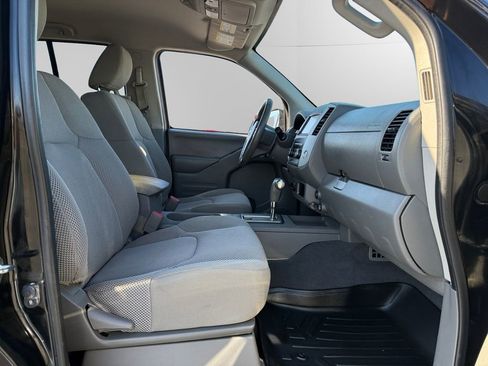 Used 2019 Nissan Frontier SV image 15