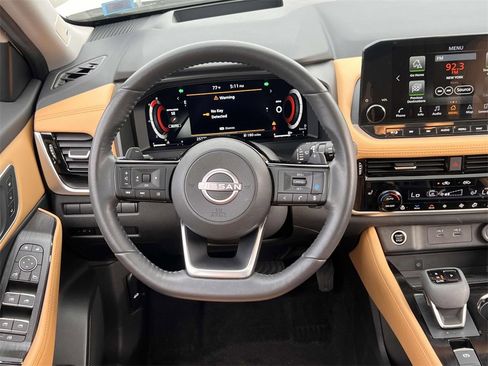 Used 2022 Nissan Rogue Platinum w/ Head-Up Display Package image 14