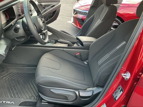 Certified 2025 Hyundai Elantra Sport image 11