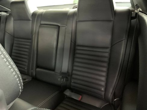 Used 2009 Dodge Challenger R/T RWD image 14