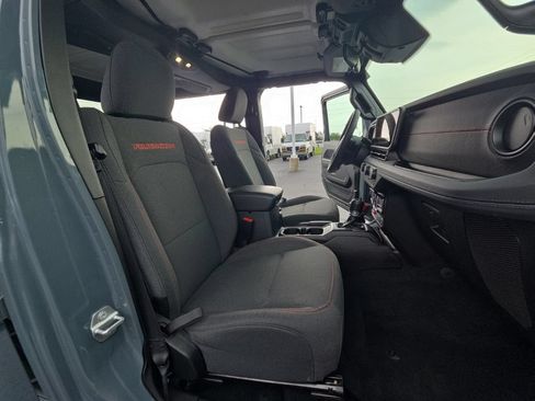 Used 2026 Jeep Gladiator Rubicon AWD/4WD image 25