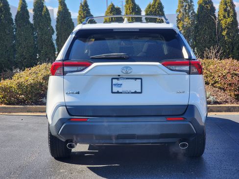 Used 2019 Toyota RAV4 XLE w/ Convenience Package image 7