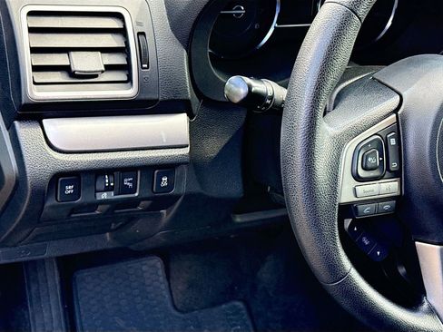 Used 2018 Subaru Forester 2.5i Premium image 11