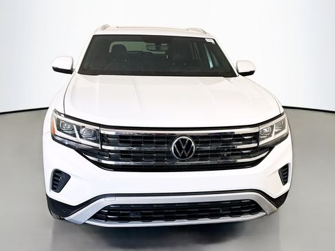 Used 2021 Volkswagen Atlas Cross Sport SE w/ Panoramic Sunroof Package AWD/4WD image 2