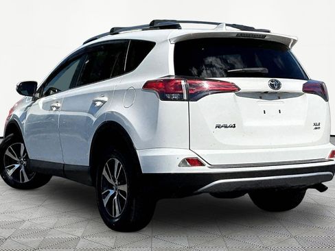 Used 2018 Toyota RAV4 XLE w/ Plus Extra Value Package AWD/4WD image 4