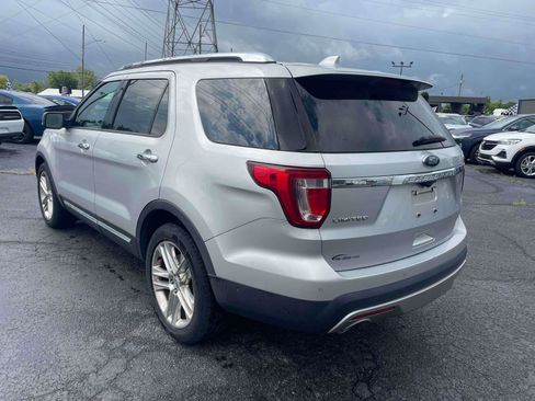 Used 2017 Ford Explorer Limited w/ Equipment Group 301A FWD image 5