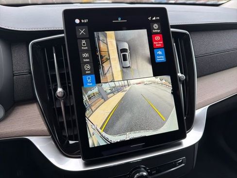 New 2026 Volvo XC90 B6 Plus w/ Protection Package Premier image 16