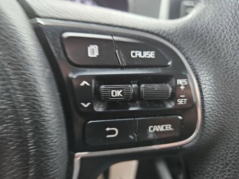 Used 2017 Kia Optima LX image 32