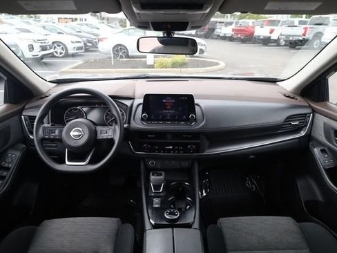 Used 2023 Nissan Rogue SV AWD/4WD image 7
