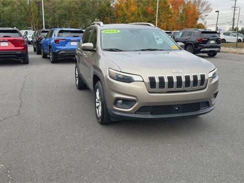 Used 2021 Jeep Cherokee Latitude Lux w/ Comfort/Convenience Group image 3