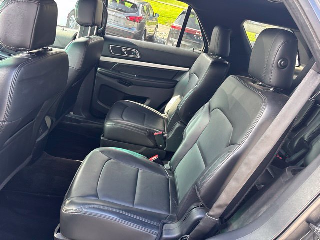 Used 2016 Ford Explorer XLT w/ Equipment Group 202A AWD/4WD image 10