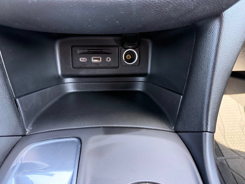 Used 2020 Chevrolet Equinox LT w/ Midnight Edition FWD image 23