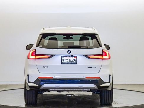 Used 2025 BMW X1 xDrive28i w/ Technology Package image 3