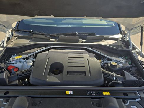 Used 2024 Land Rover Range Rover Sport SE image 31