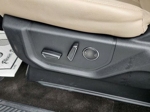 Used 2023 Ford Expedition Limited image 12