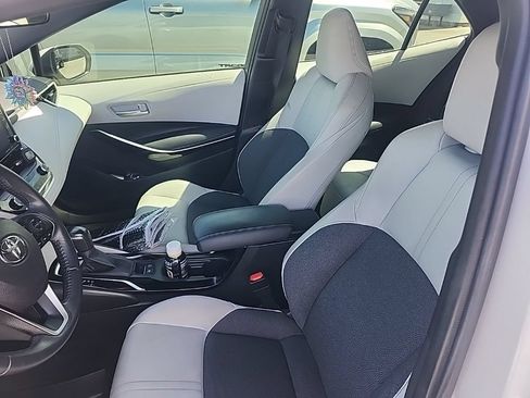 Used 2021 Toyota Corolla XSE FWD image 9