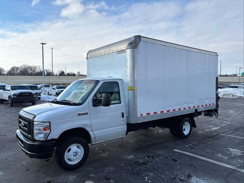 Used 2018 Ford E-350 and Econoline 350 Super Duty image 5