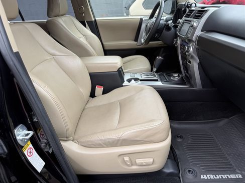 Used 2016 Toyota 4Runner Limited AWD/4WD image 20