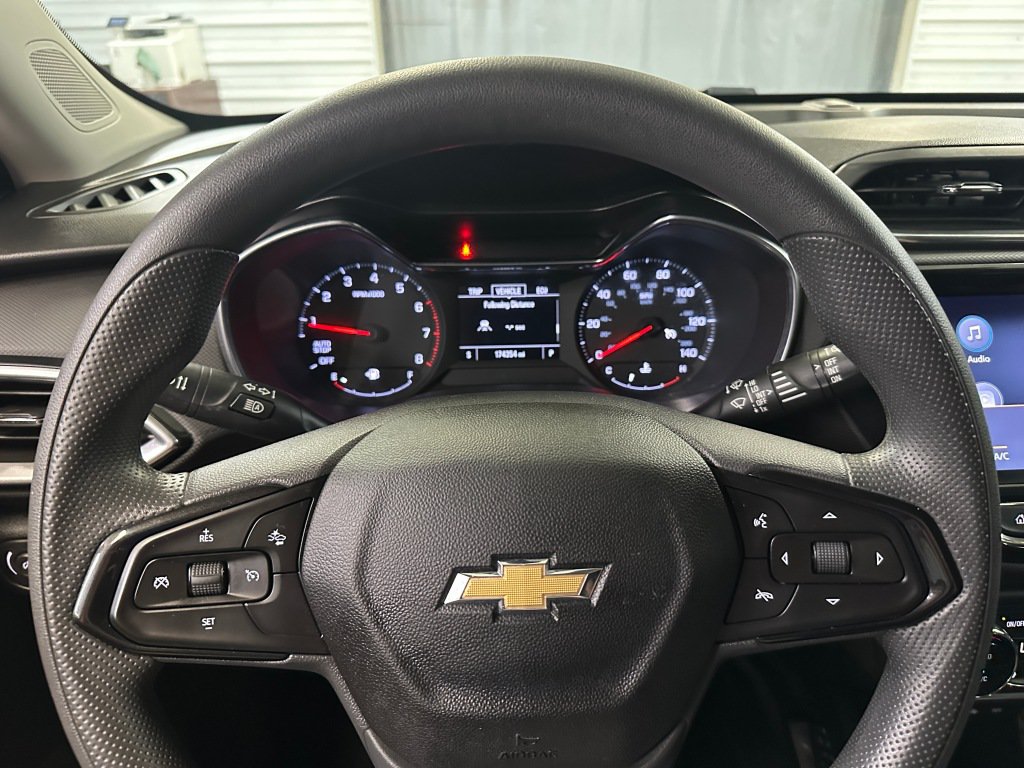 Used 2021 Chevrolet TrailBlazer LT w/ Convenience Package FWD image 9