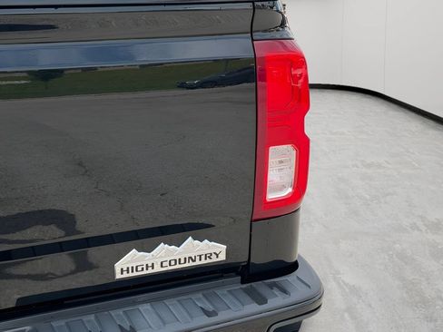 Used 2017 Chevrolet Silverado 1500 High Country AWD/4WD image 5