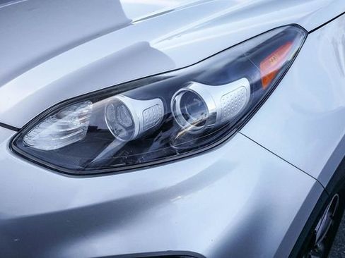 Certified 2022 Kia Sportage LX image 6