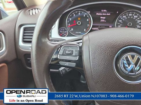 Used 2012 Volkswagen Touareg Sport AWD/4WD image 21