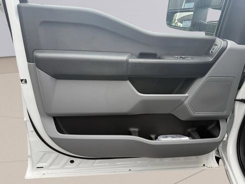 Used 2024 Ford F550 4x4 Regular Cab Super Duty w/ Snow Plow Prep Package image 17