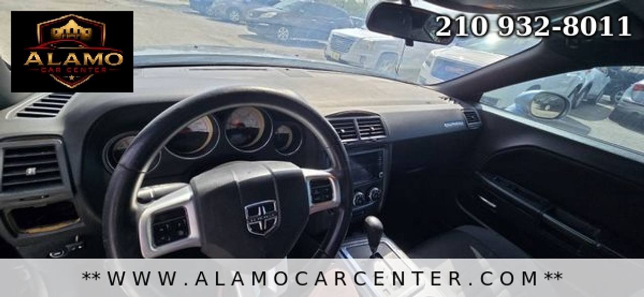 Used 2014 Dodge Challenger SXT RWD image 27