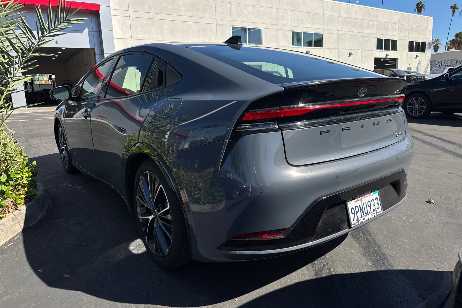 Used 2024 Toyota Prius XLE FWD image 6