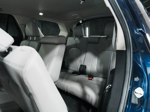 Used 2025 Honda Pilot EX-L image 34