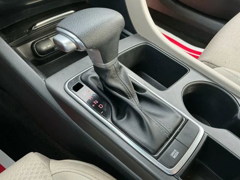 Used 2018 Kia Optima LX image 31