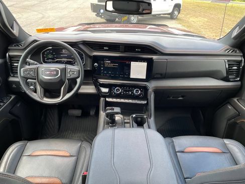 Used 2023 GMC Sierra 1500 AT4 w/ AT4 Preferred Package AWD/4WD image 32