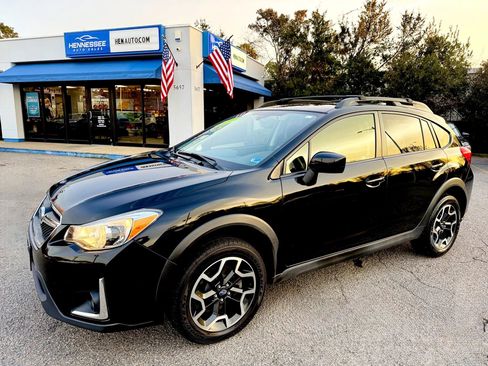 Used 2017 Subaru Crosstrek 2.0i Premium image 8