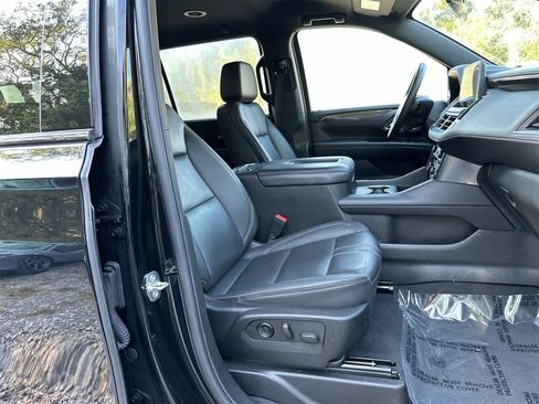 Used 2024 Chevrolet Suburban RST image 14