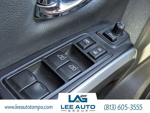 Used 2018 Nissan Titan SL image 23