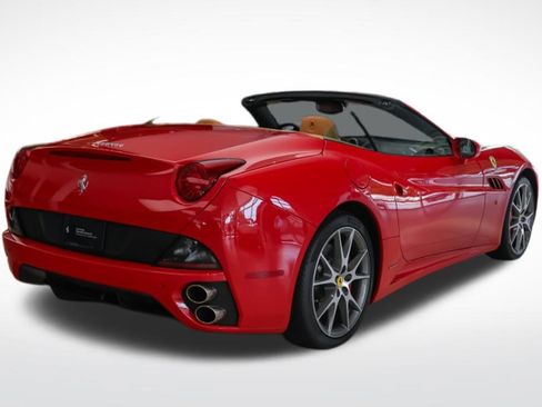 Used 2011 Ferrari California RWD image 5