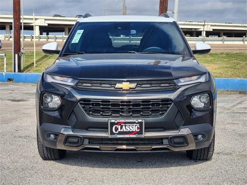 Used 2023 Chevrolet TrailBlazer ACTIV image 2