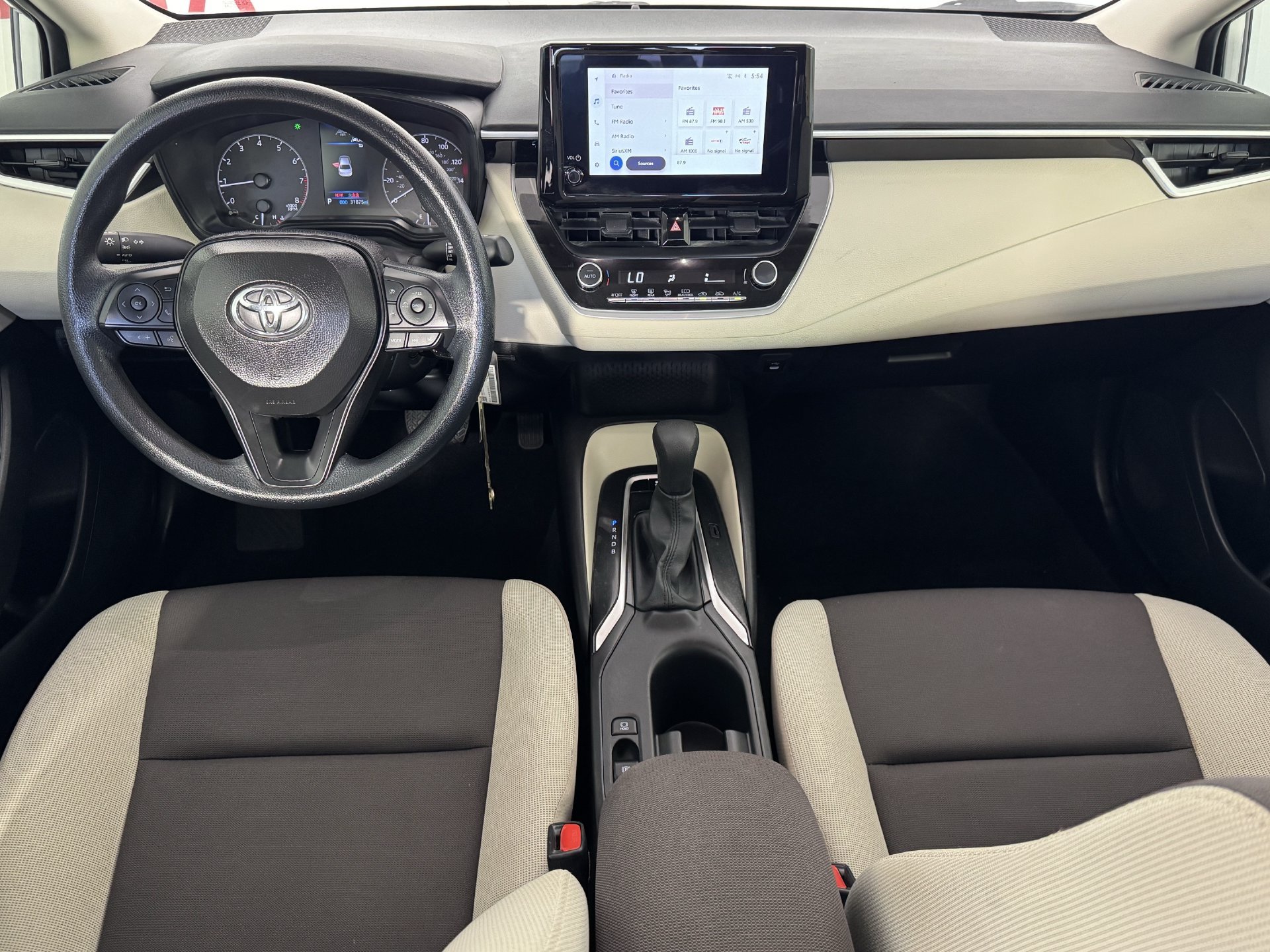 Used 2025 Toyota Corolla LE FWD image 22