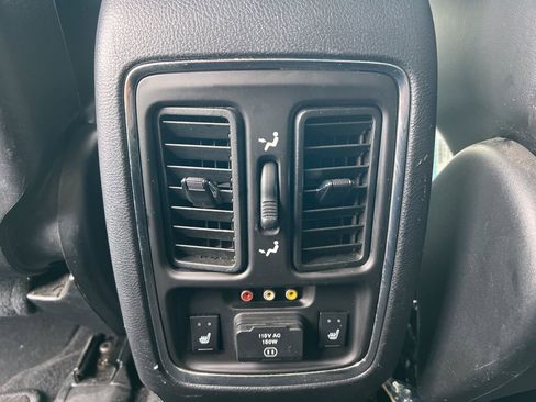 Used 2011 Jeep Grand Cherokee Overland image 24