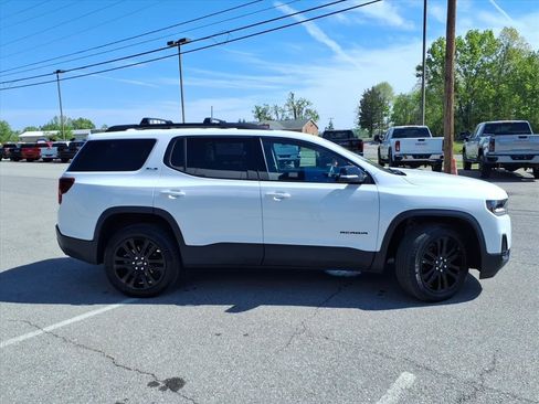 Used 2023 GMC Acadia SLE w/ Driver Convenience Package image 3
