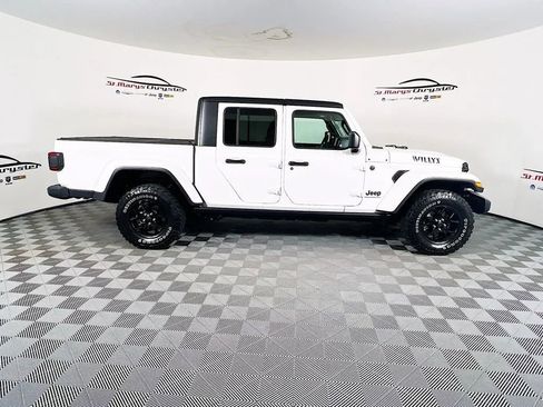 Used 2024 Jeep Gladiator Sport image 9