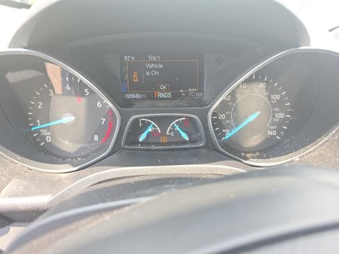 Used 2019 Ford Escape Titanium AWD/4WD image 3